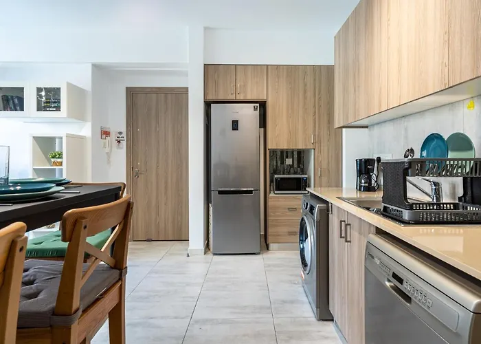 Апартаменти Crystal 2-bedroom In