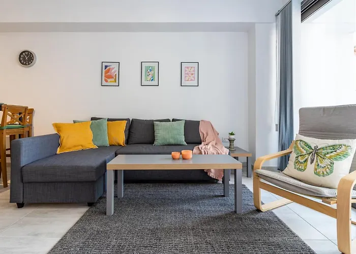 Апартаменти Crystal 2-bedroom In *